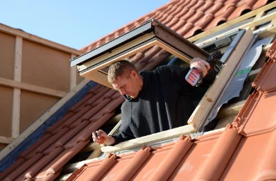 Pose de fenêtres de toit Velux à Doucelles